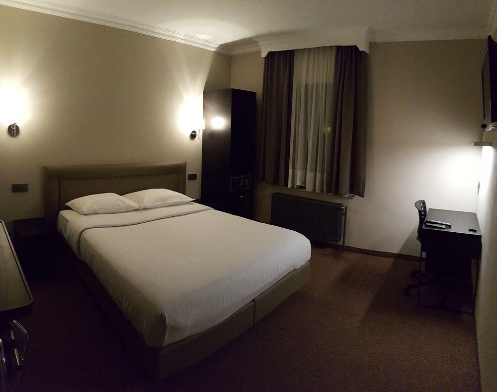 Hotel Le Chantecler Брюссель Экстерьер фото