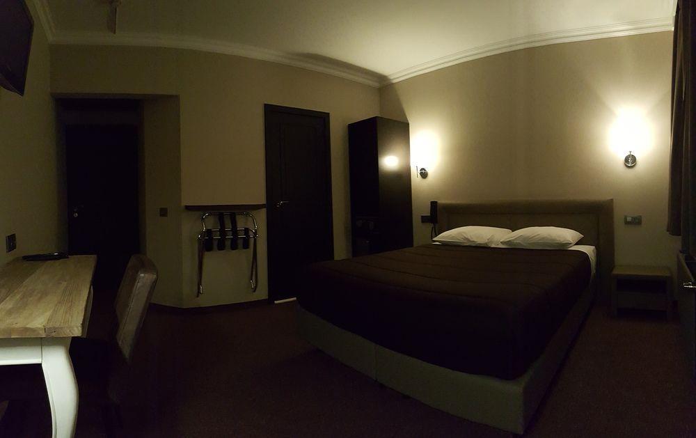 Hotel Le Chantecler Брюссель Экстерьер фото